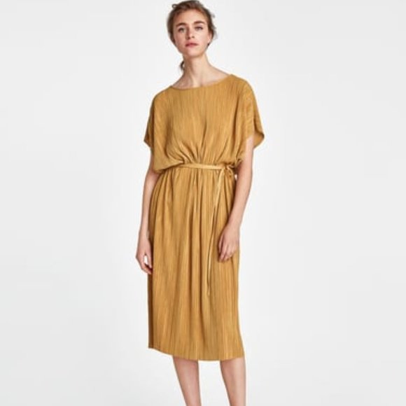 Zara - Pleated Tunic with Belt - Picture 1 of 6